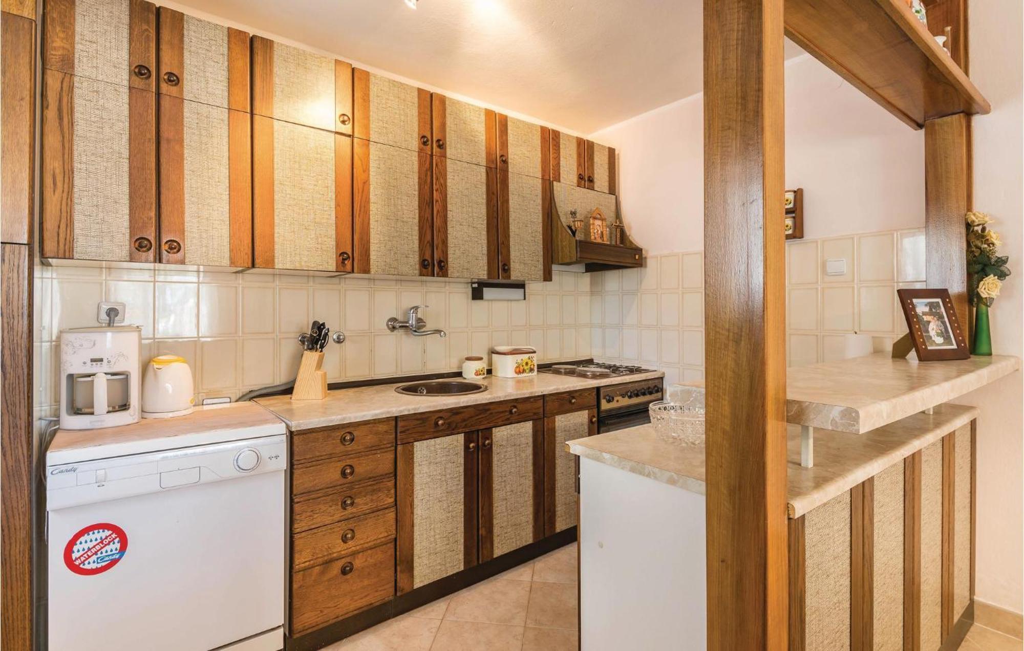 Gorgeous Home In Barban With Kitchen Екстериор снимка
